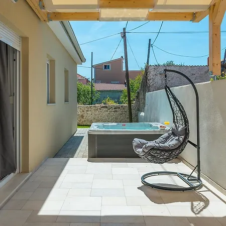 Villa Donato With Jacuzzi Zadar Exteriör bild