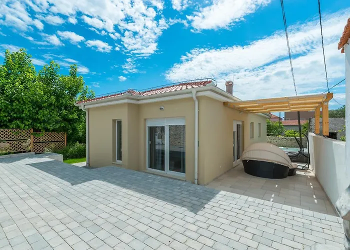 Villa Donato With Jacuzzi